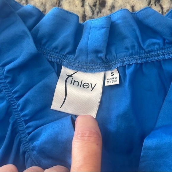 Finley, Luxury Clothier,Gorgeous Blue, Pull -Over, Pockets, Excellent Condition - Picture 2 of 11